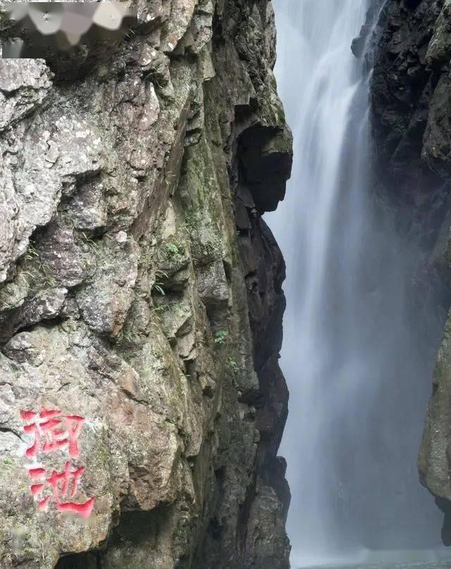 救援爱图画的男孩